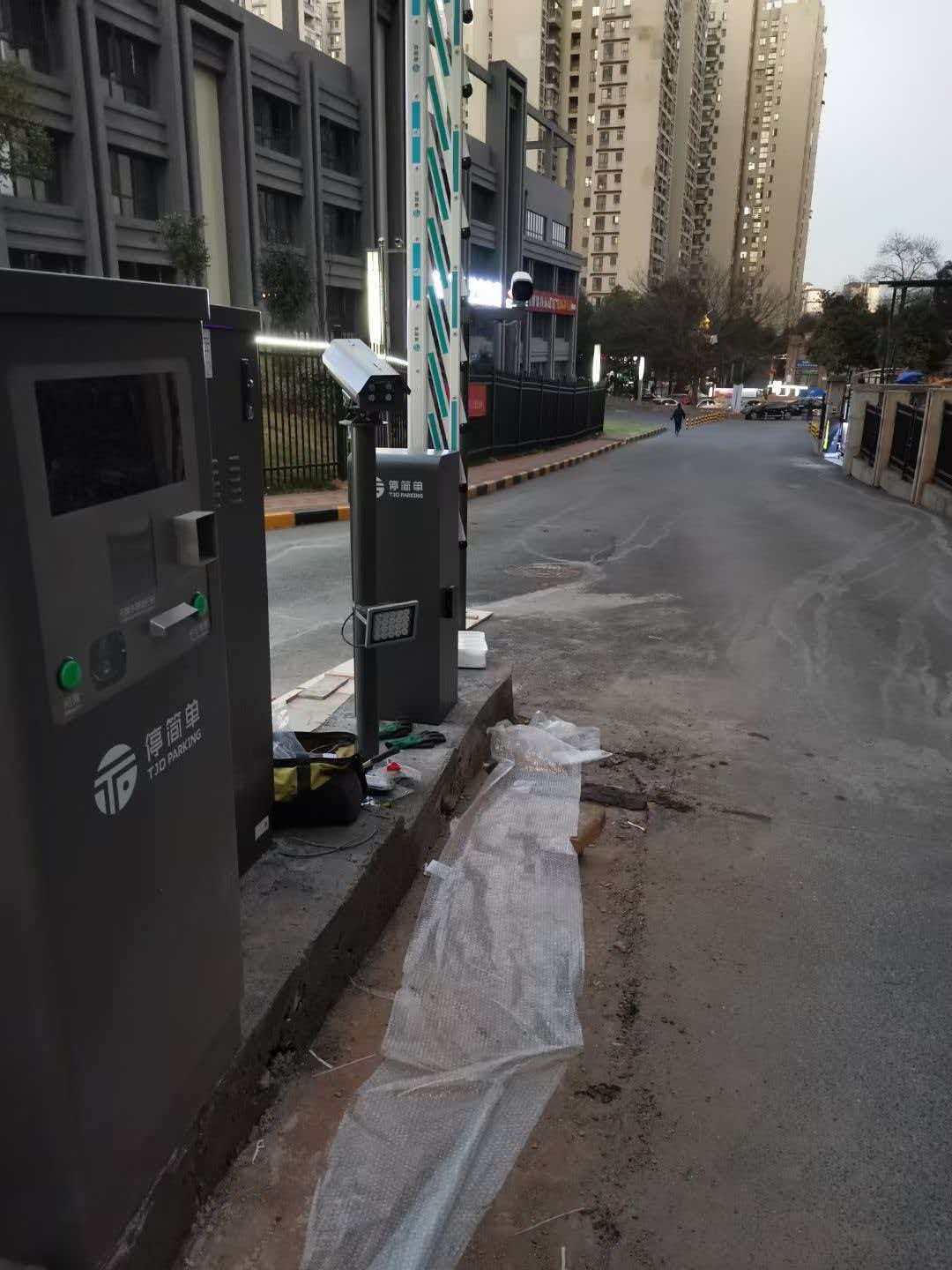 株洲智慧停车道闸-车牌识别自动抬杆